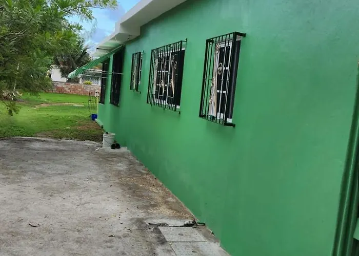 Jade Coast Getaway Near Apartment *