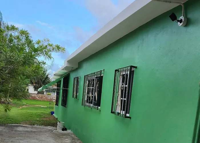 Jade Coast Getaway Near Apartment
