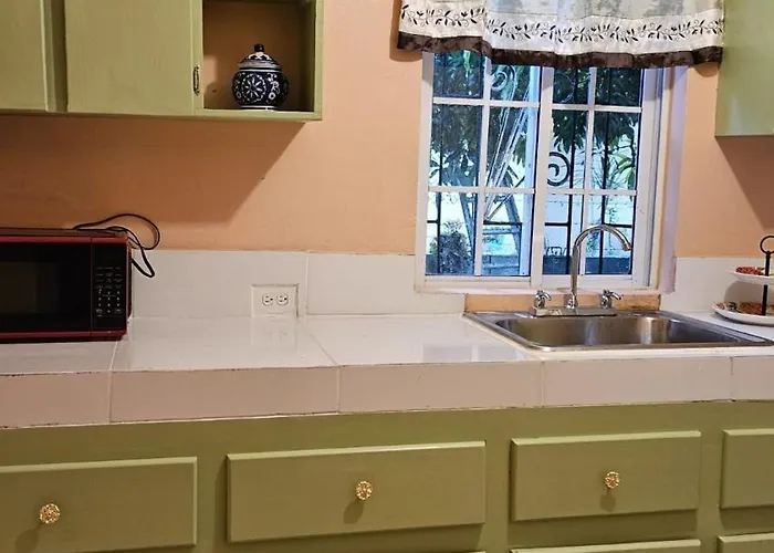 Jade Coast Getaway Near Apartment *